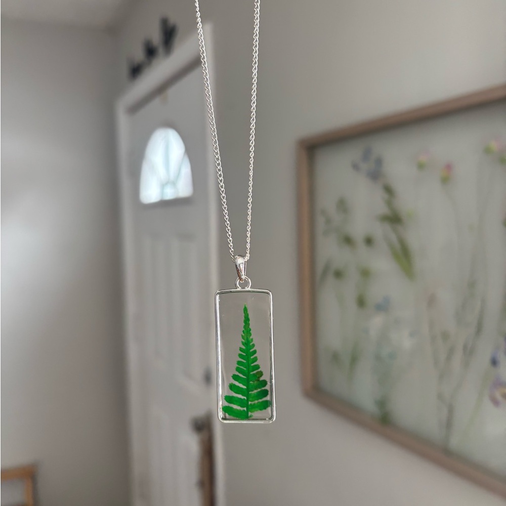 Silver Necklace with Leaf Pendant